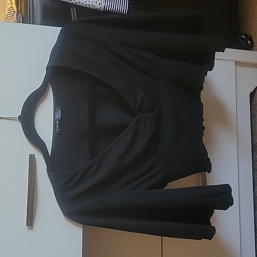 Black crop top